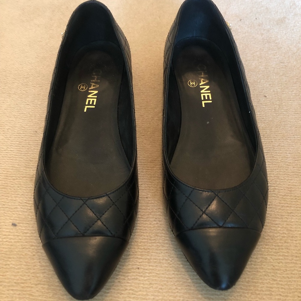 Chanel black quilted leather, excellent cond, 39